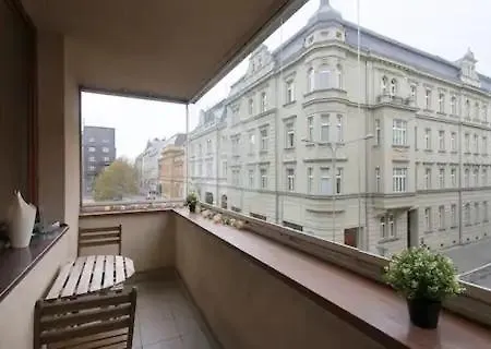 Center Apartment *